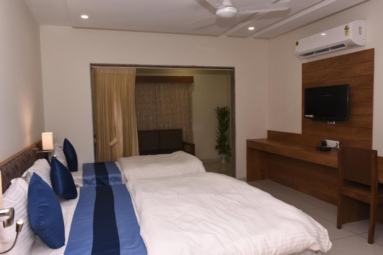 Hotel Golden Palace & Rooms Hālol Kültér fotó