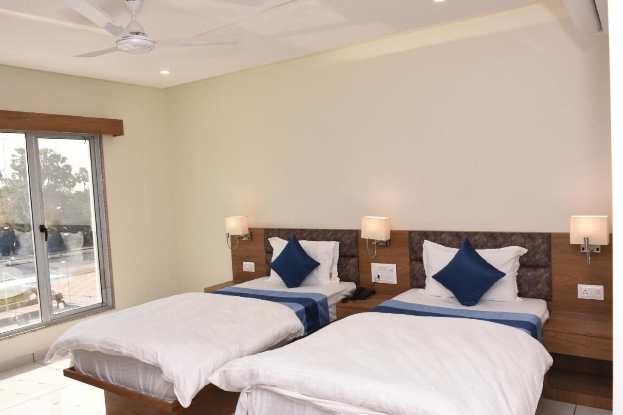 Hotel Golden Palace & Rooms Hālol Kültér fotó