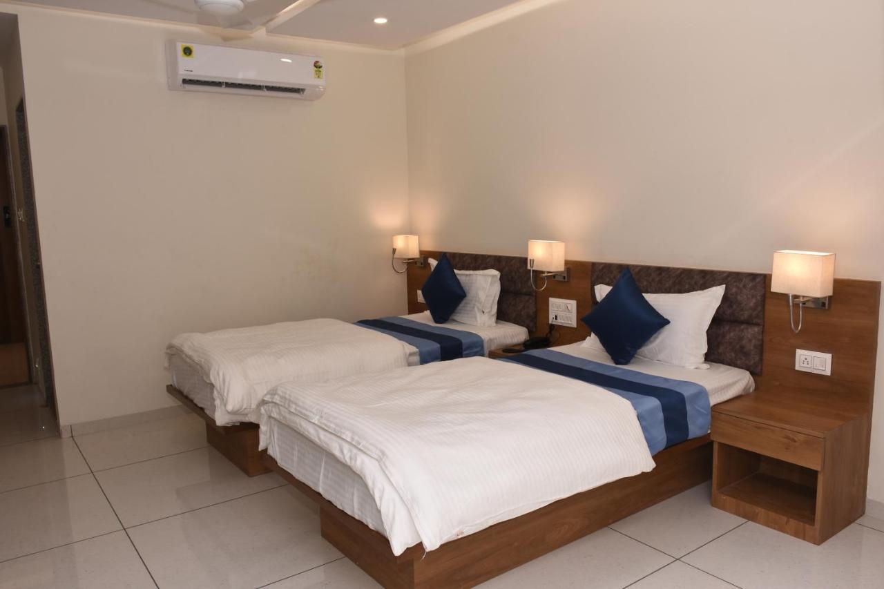 Hotel Golden Palace & Rooms Hālol Kültér fotó